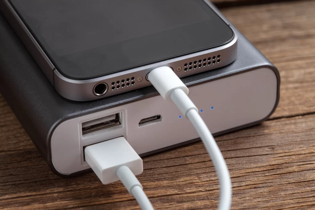 Powerbank: Smartphone wird geladen